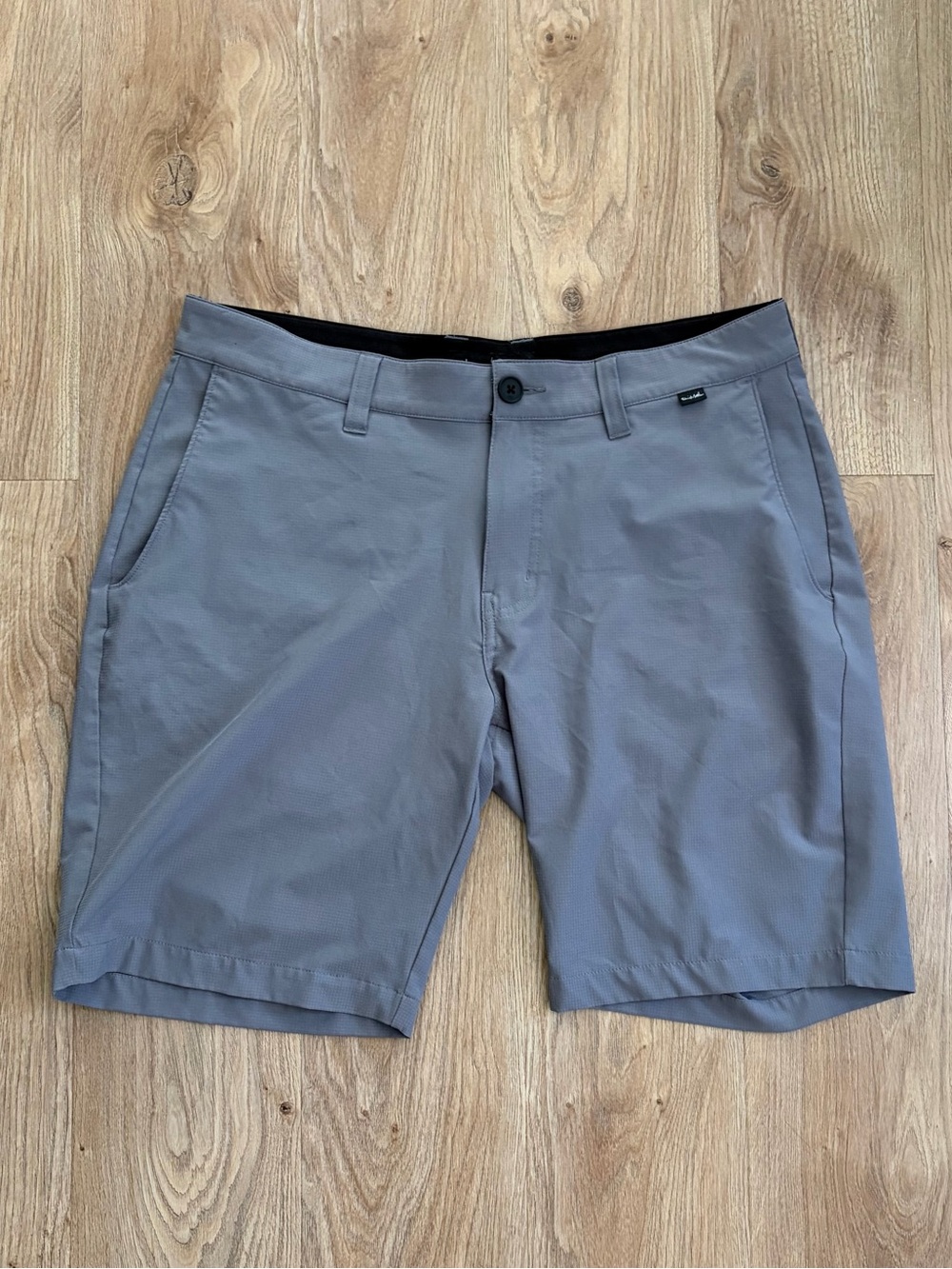 Travis Mathew Slate Gray Flat-Front Performance Golf Shorts NWOT Sz 34
